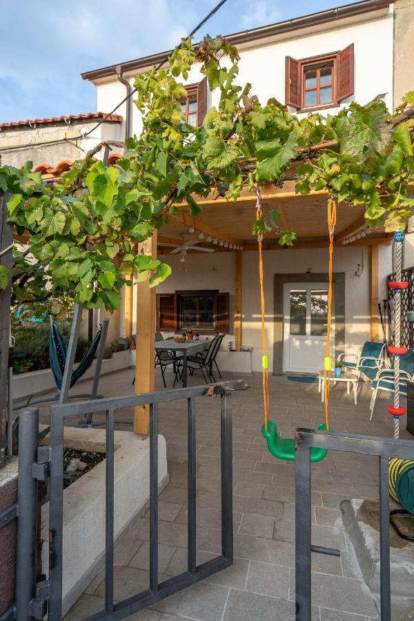 Holiday House Nova Stara Baška Zewnętrze zdjęcie