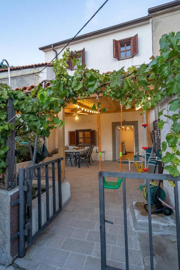 Holiday House Nova Stara Baška Zewnętrze zdjęcie